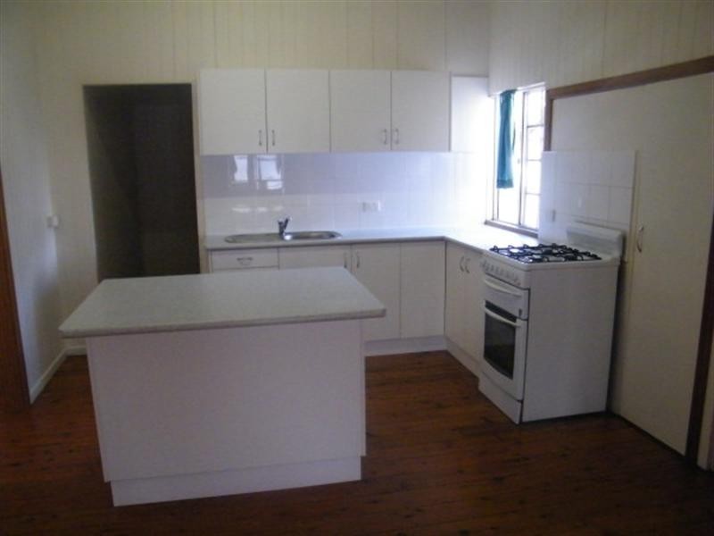 8 Wood Street, Chinchilla QLD 4413