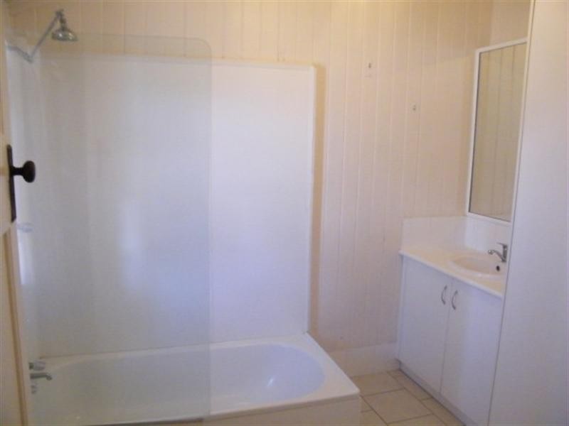 8 Wood Street, Chinchilla QLD 4413