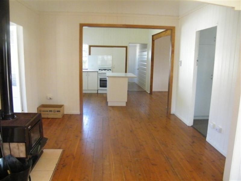 8 Wood Street, Chinchilla QLD 4413