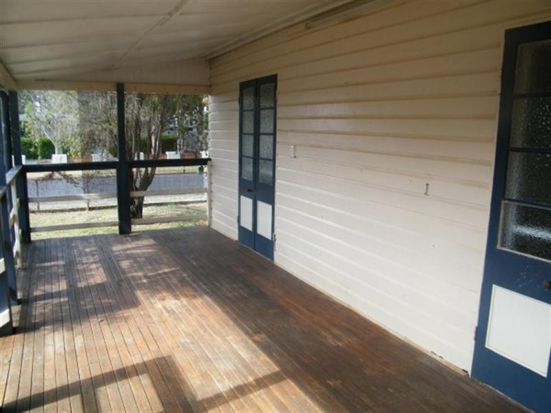 8 Wood Street, Chinchilla QLD 4413