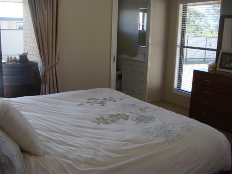 9 Skewis Street, Chinchilla QLD 4413