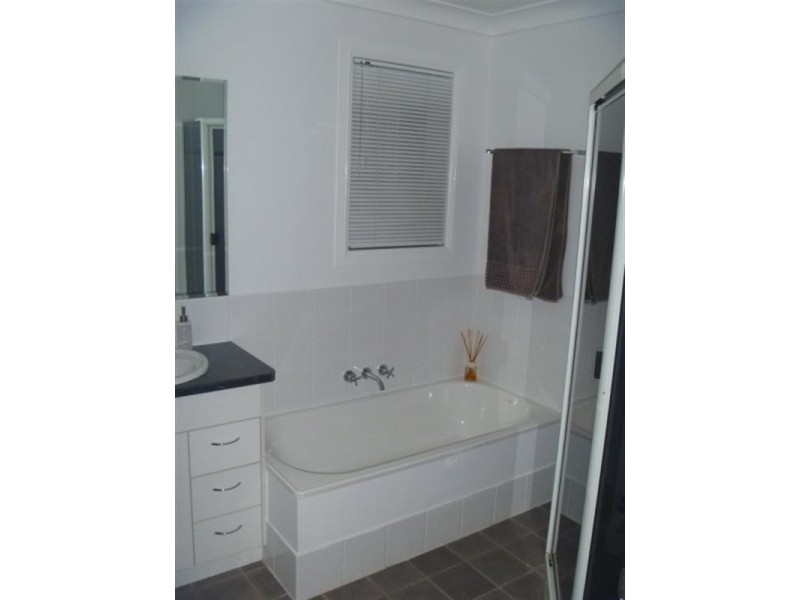 60 Glasson Street, Chinchilla QLD 4413