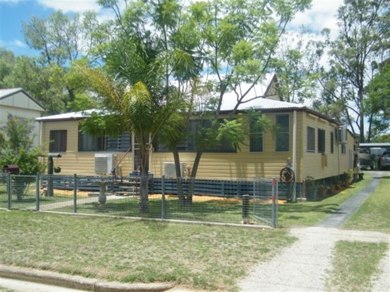 4 Helena Street, Chinchilla QLD 4413