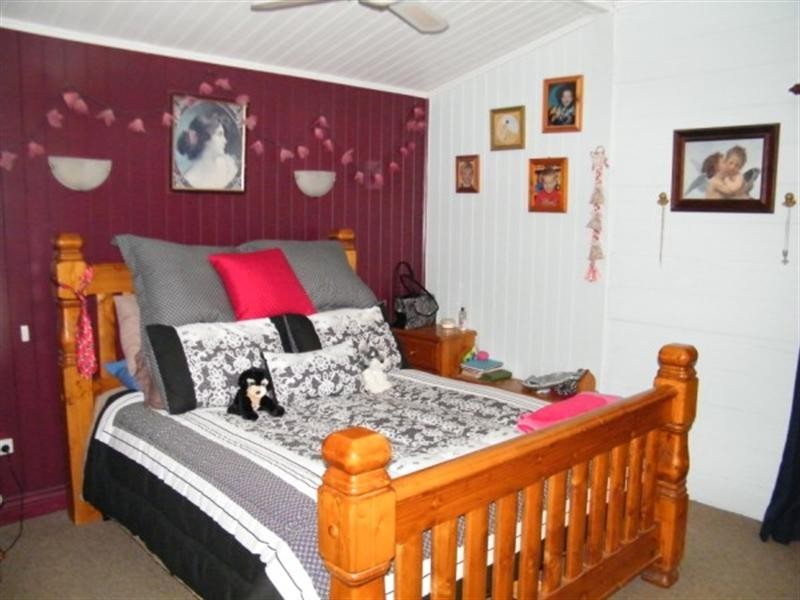 4 Helena Street, Chinchilla QLD 4413