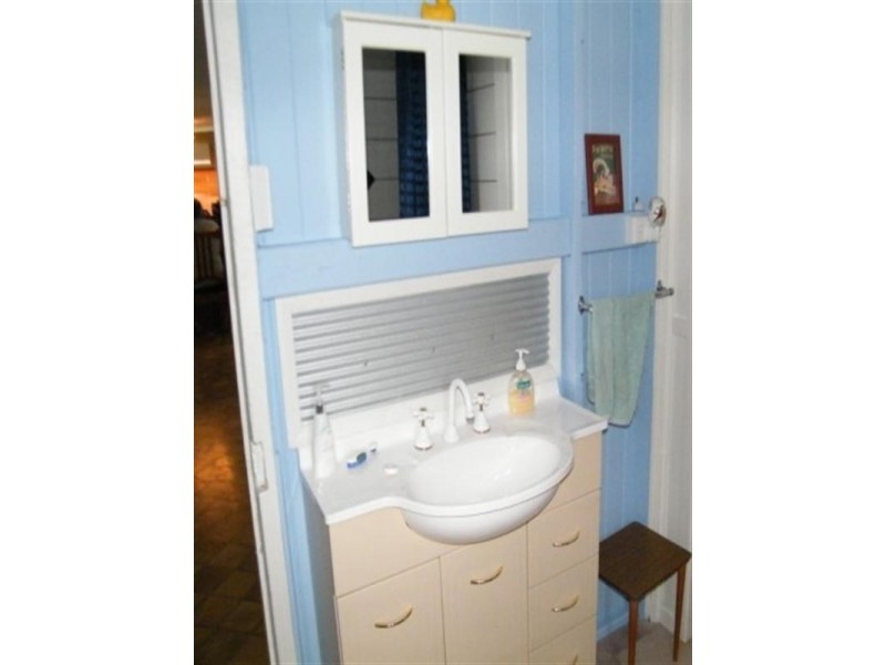 4 Helena Street, Chinchilla QLD 4413