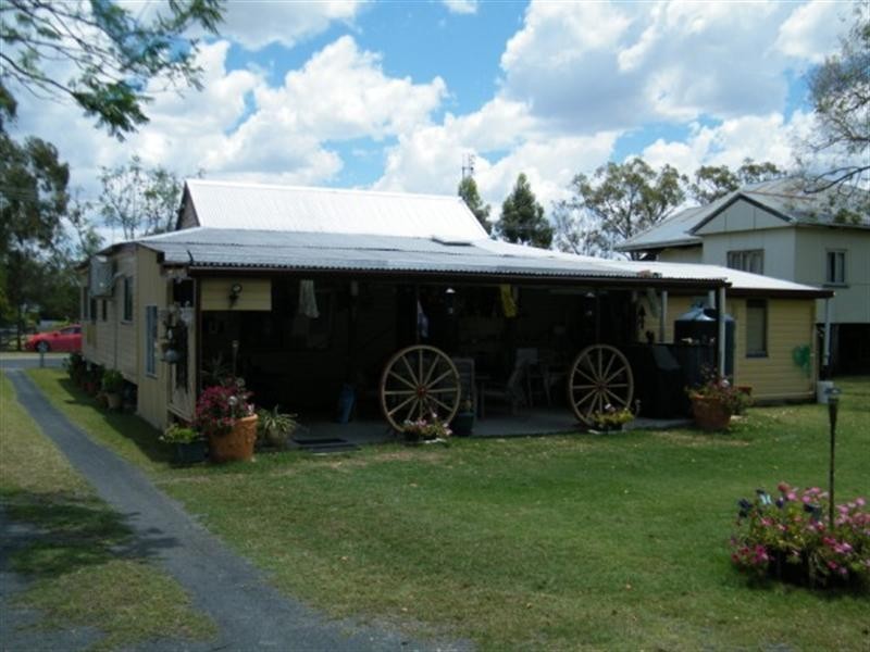 4 Helena Street, Chinchilla QLD 4413