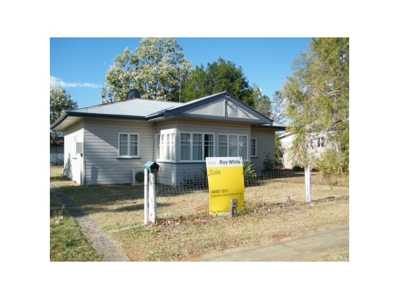 33 Rennick Street, Chinchilla QLD 4413