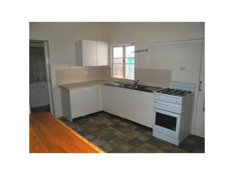 33 Rennick Street, Chinchilla QLD 4413