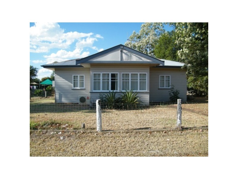 33 Rennick Street, Chinchilla QLD 4413