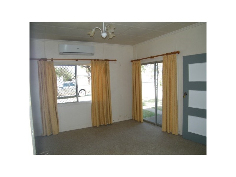 27 Barber Street, Chinchilla QLD 4413