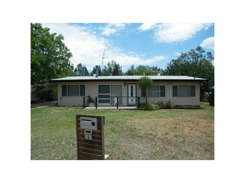 5 Hypatia Street, Chinchilla QLD 4413