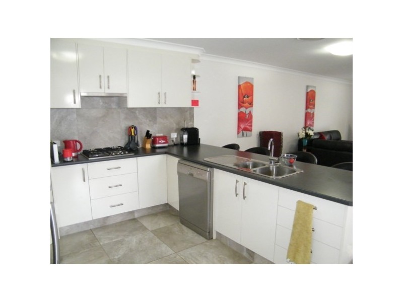 4/10 Blanchard, Chinchilla QLD 4413