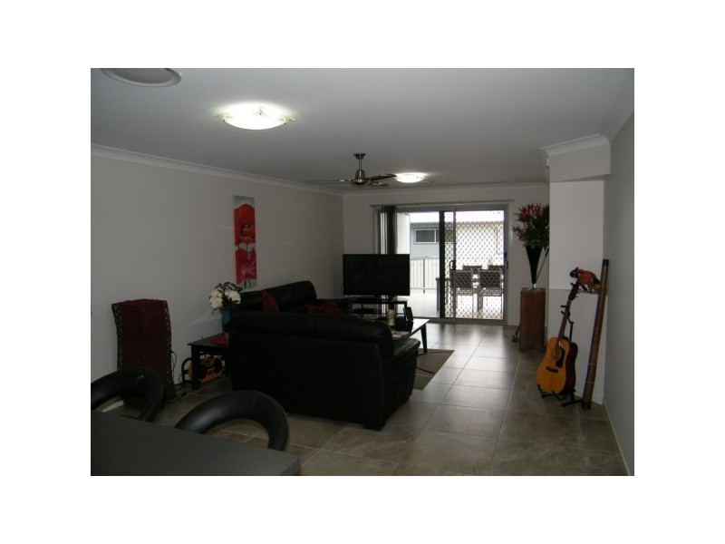 4/10 Blanchard, Chinchilla QLD 4413