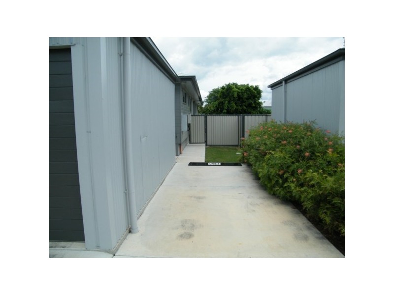 4/10 Blanchard, Chinchilla QLD 4413