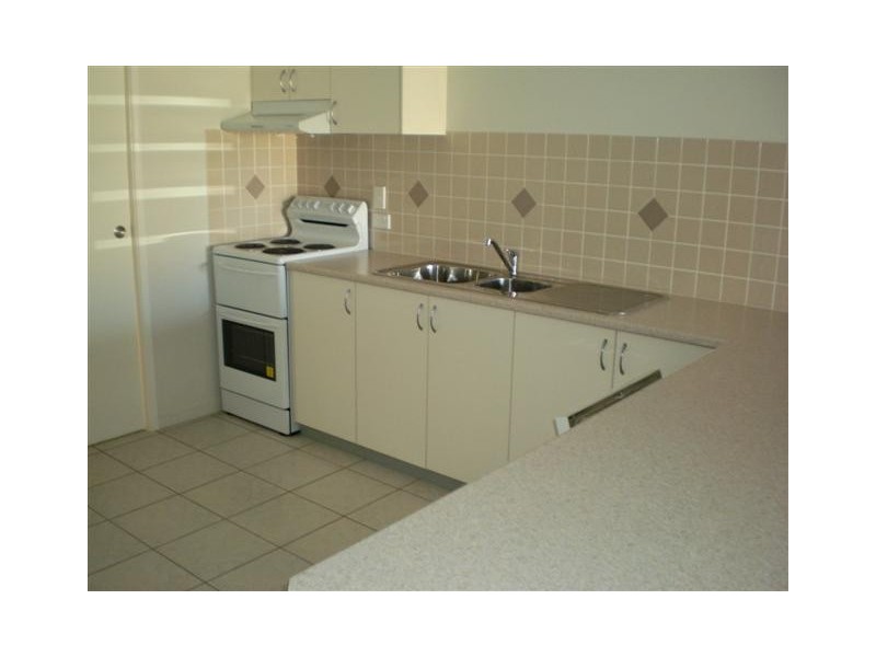 1 & 2/15 Back Avenue, Chinchilla QLD 4413