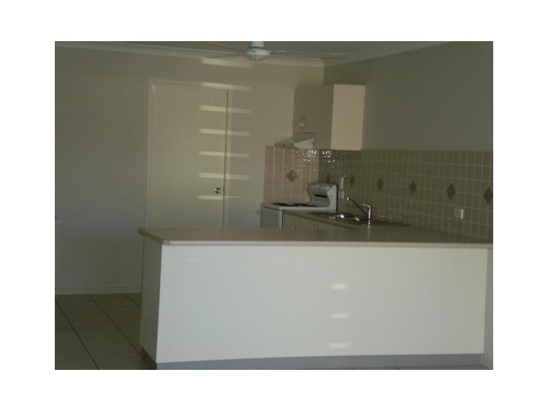 1 & 2/15 Back Avenue, Chinchilla QLD 4413