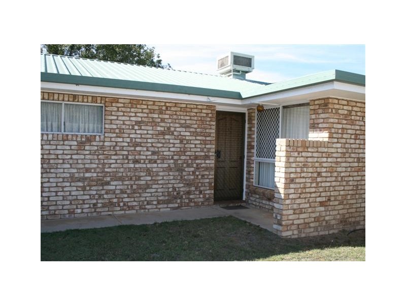 1/64 Middle Street, Chinchilla QLD 4413