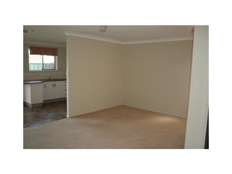 1/64 Middle Street, Chinchilla QLD 4413