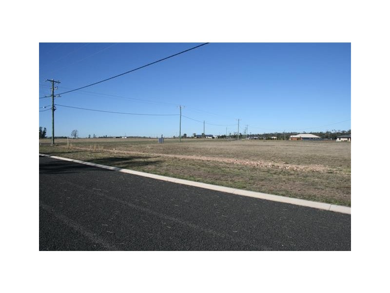 201-204 Ainsworth Street, Chinchilla QLD 4413