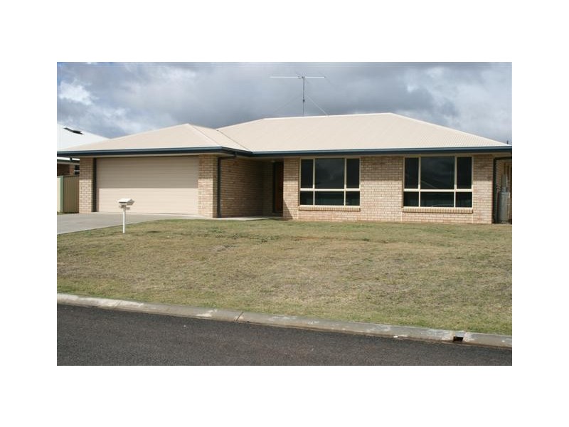 11 Luscombe Street, Chinchilla QLD 4413