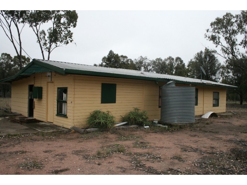 202 Emu Parade, Tara QLD 4421