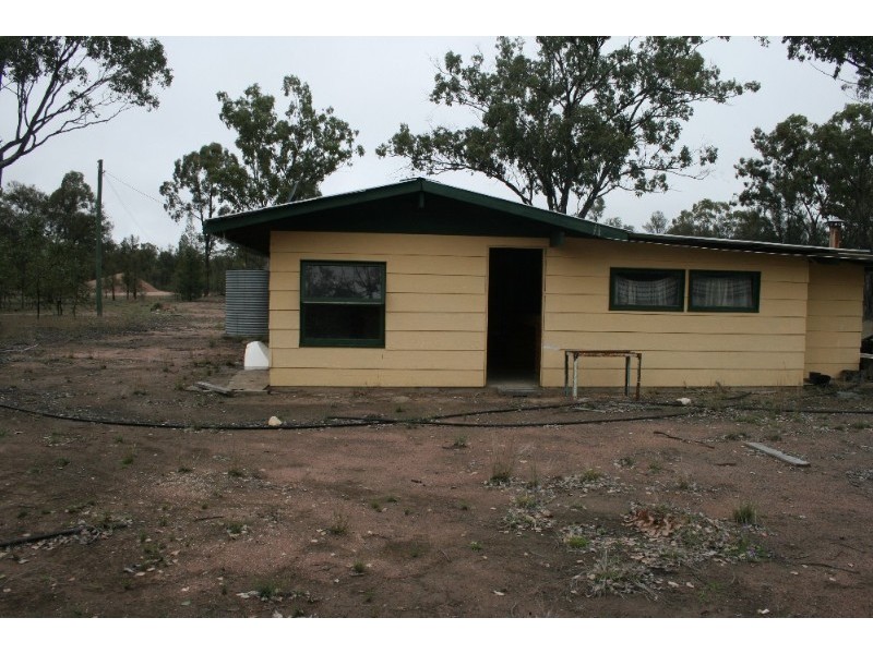 202 Emu Parade, Tara QLD 4421