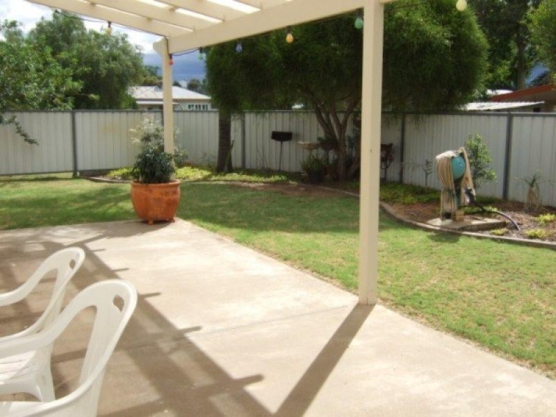 12 Russell Street, Chinchilla QLD 4413