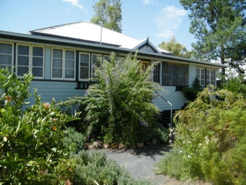 87 Marion Street, Miles QLD 4415