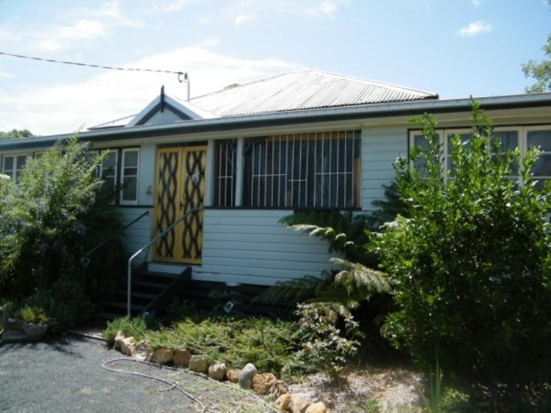 87 Marion Street, Miles QLD 4415