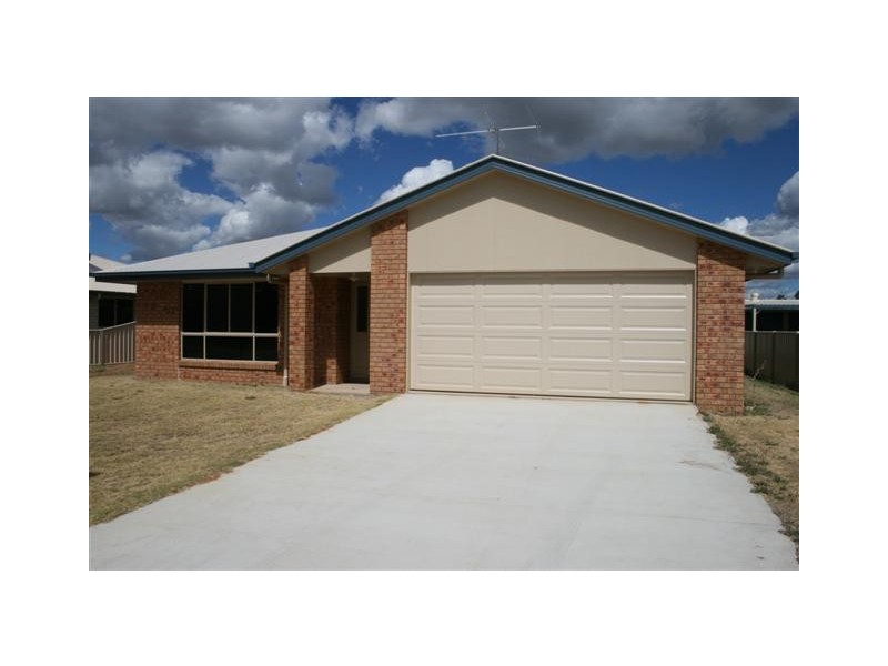 49 Cole Street, Chinchilla QLD 4413