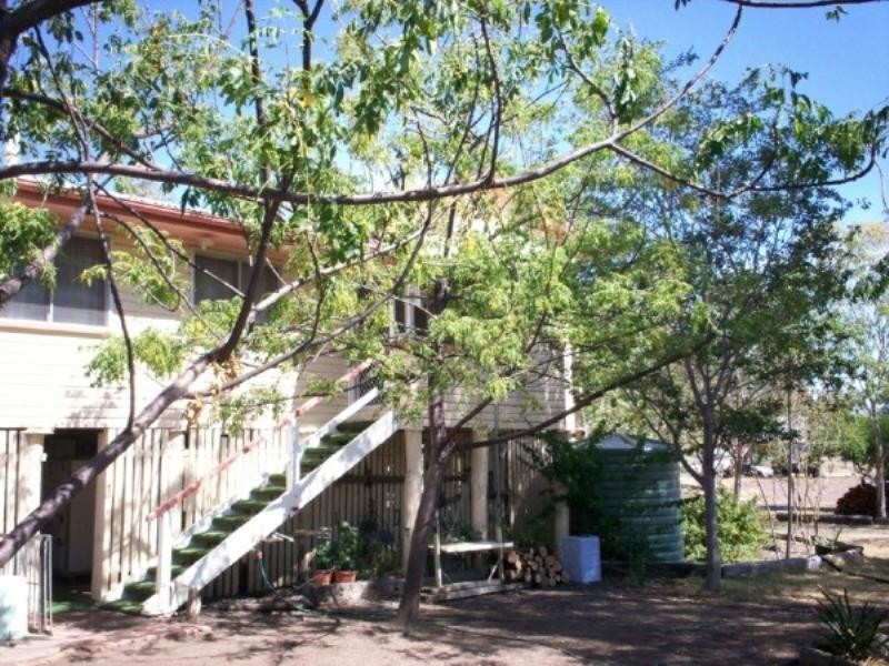 1 McKay Street, Warra QLD 4411