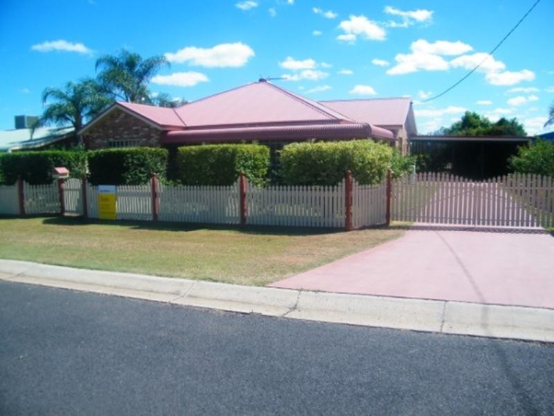 5 Lawton Place, Miles QLD 4415