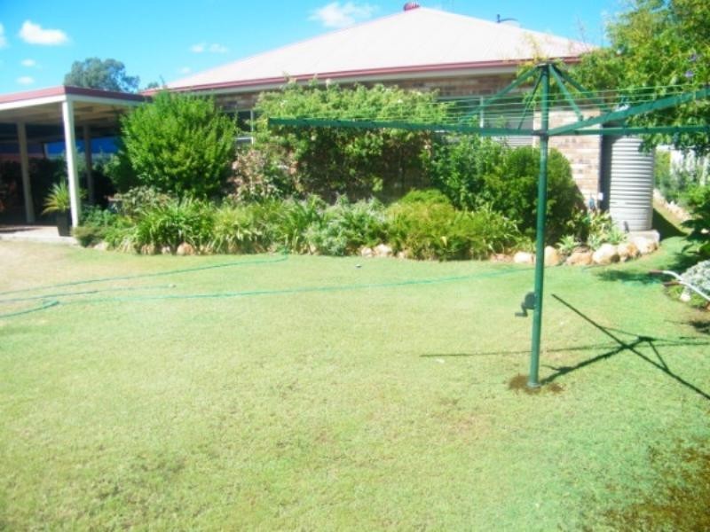 5 Lawton Place, Miles QLD 4415