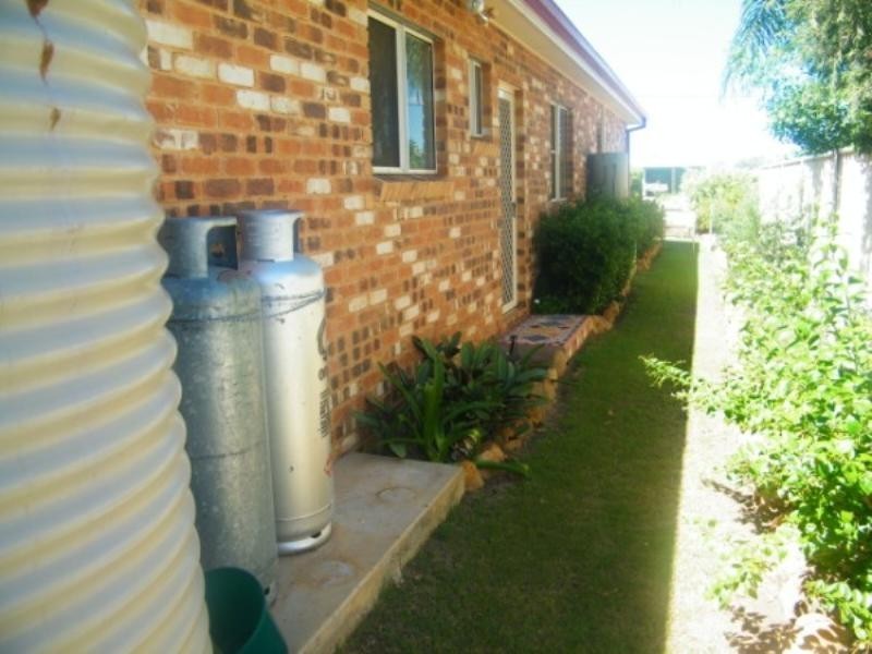 5 Lawton Place, Miles QLD 4415