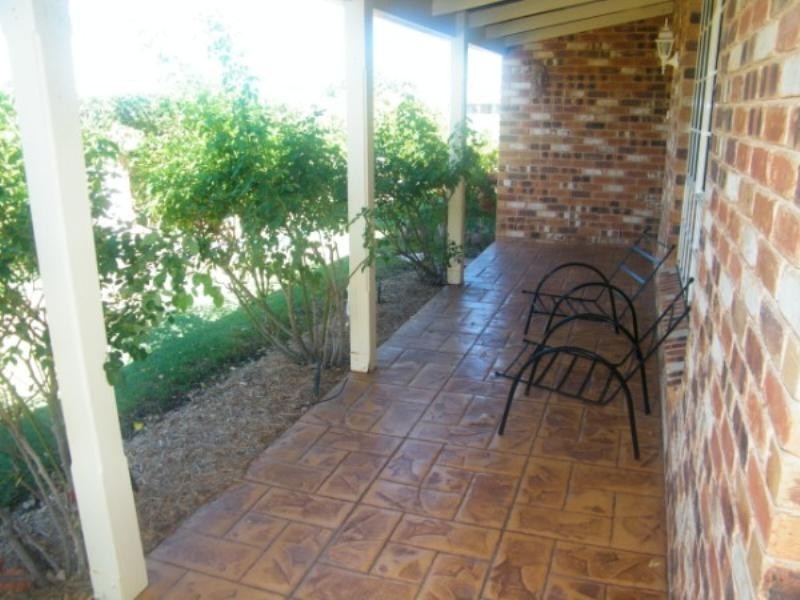 5 Lawton Place, Miles QLD 4415