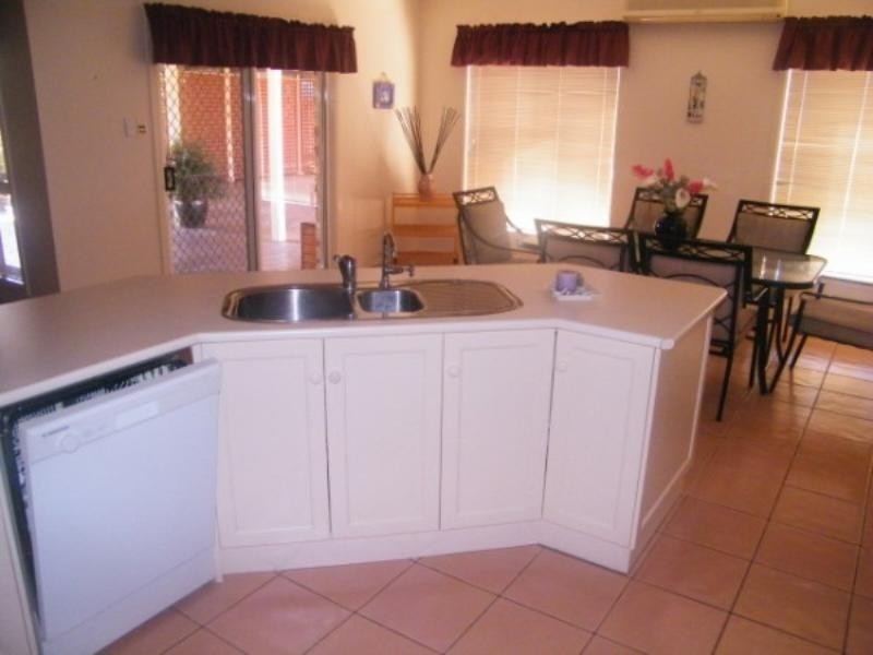 5 Lawton Place, Miles QLD 4415