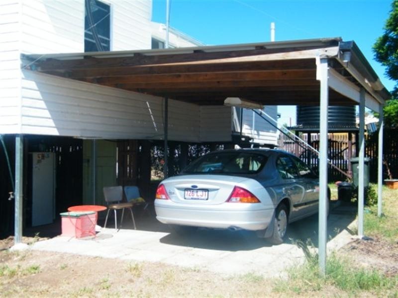 9 Bell Street, Dulacca QLD 4425