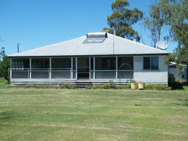 * Warrego Highway, Chinchilla QLD 4413