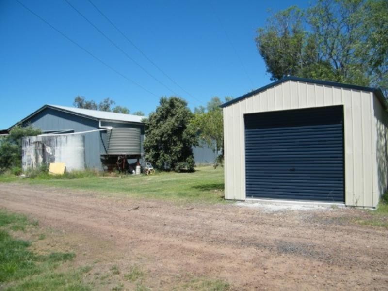 * Warrego Highway, Chinchilla QLD 4413