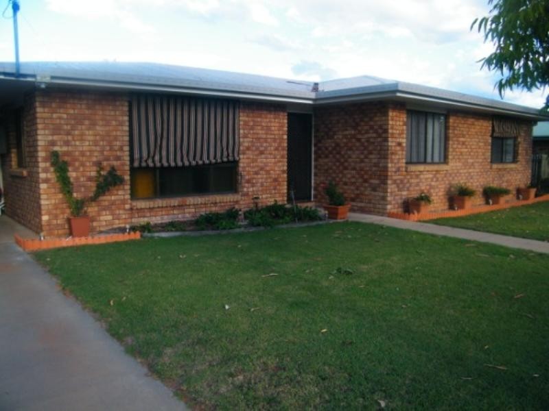 10 Scouller Street, Chinchilla QLD 4413