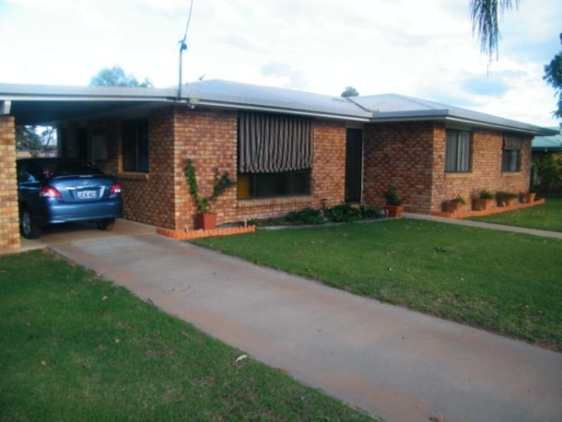 10 Scouller Street, Chinchilla QLD 4413