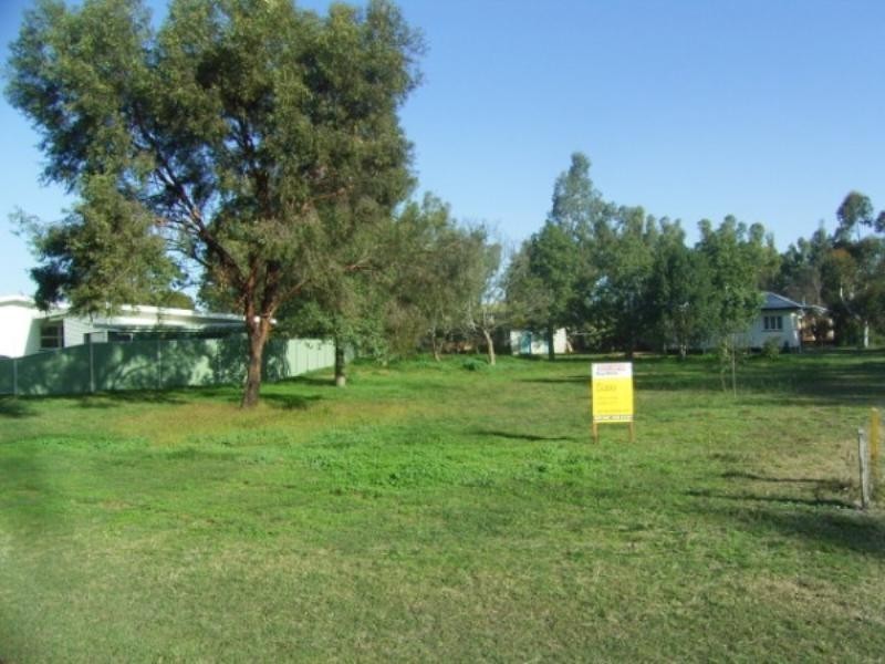 . Corner Crescent Av and Tara Road, Chinchilla QLD 4413