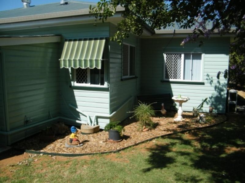 12 Evans Street, Chinchilla QLD 4413