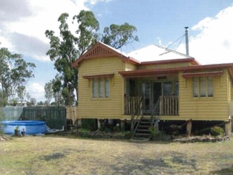 18 William Street, Jandowae QLD 4410