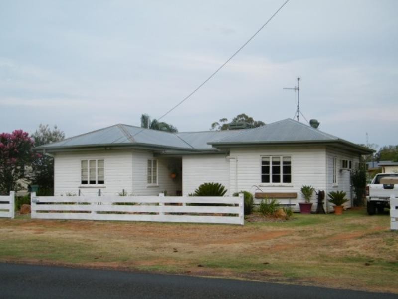 17 Evans Street, Chinchilla QLD 4413