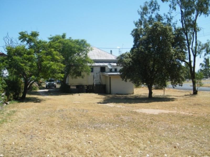 35 Hypatia Street, Chinchilla QLD 4413