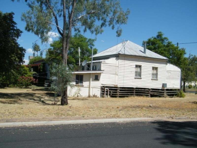 35 Hypatia Street, Chinchilla QLD 4413