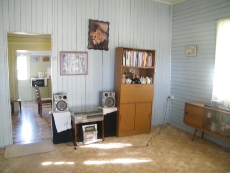 1-2 Lockyer Street, Drillham QLD 4424
