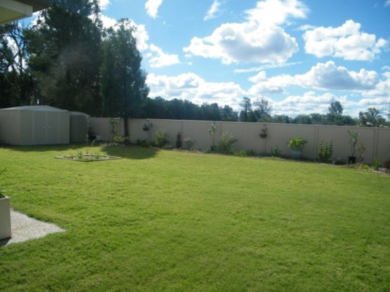 77 Sommerfeld Crescent, Chinchilla QLD 4413