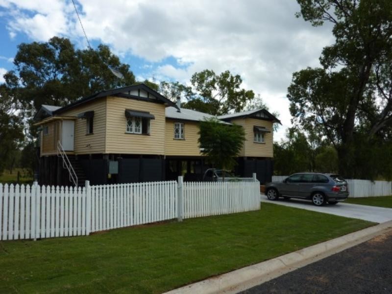 5 Middle Street, Chinchilla QLD 4413